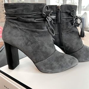 White House Black Market Taylor Bootie, sz 8
